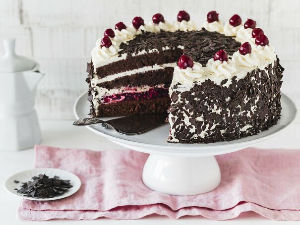schwarzwaelder-kirsch-torte.jpg